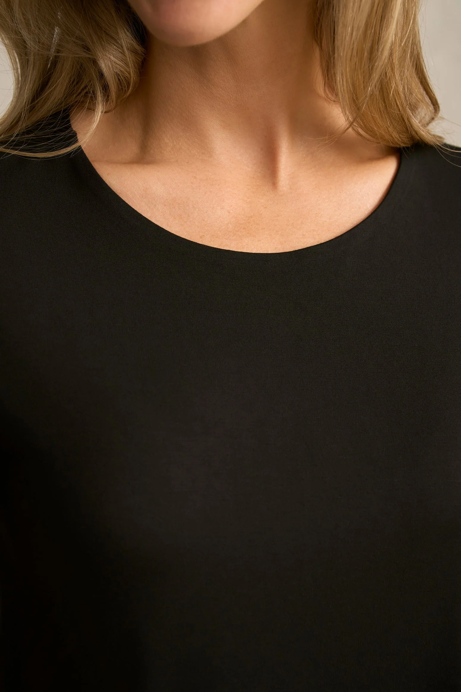 Half Sleeve Round Neck Tee - Black - Image 4