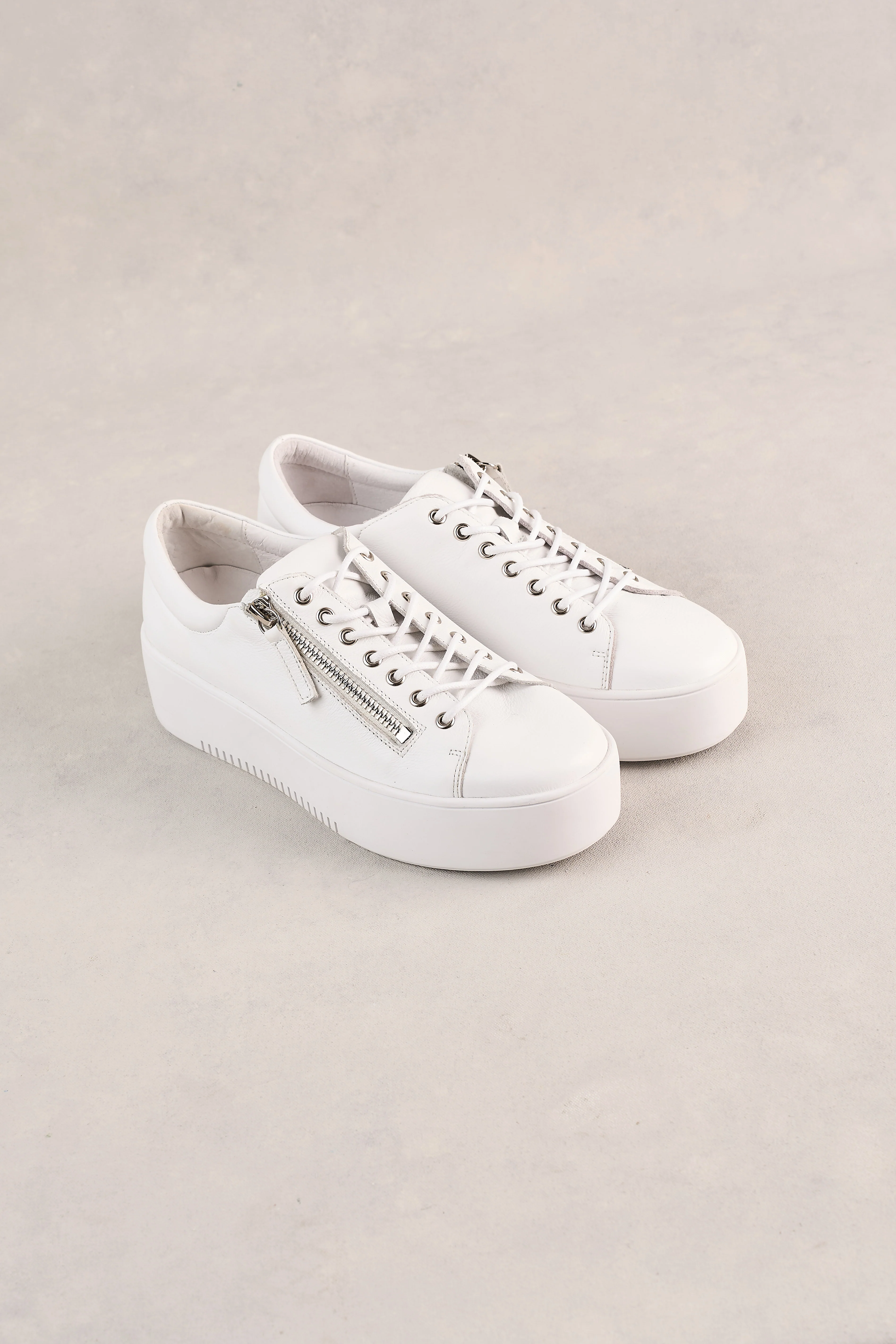 Anna Sneaker - White - Image 3