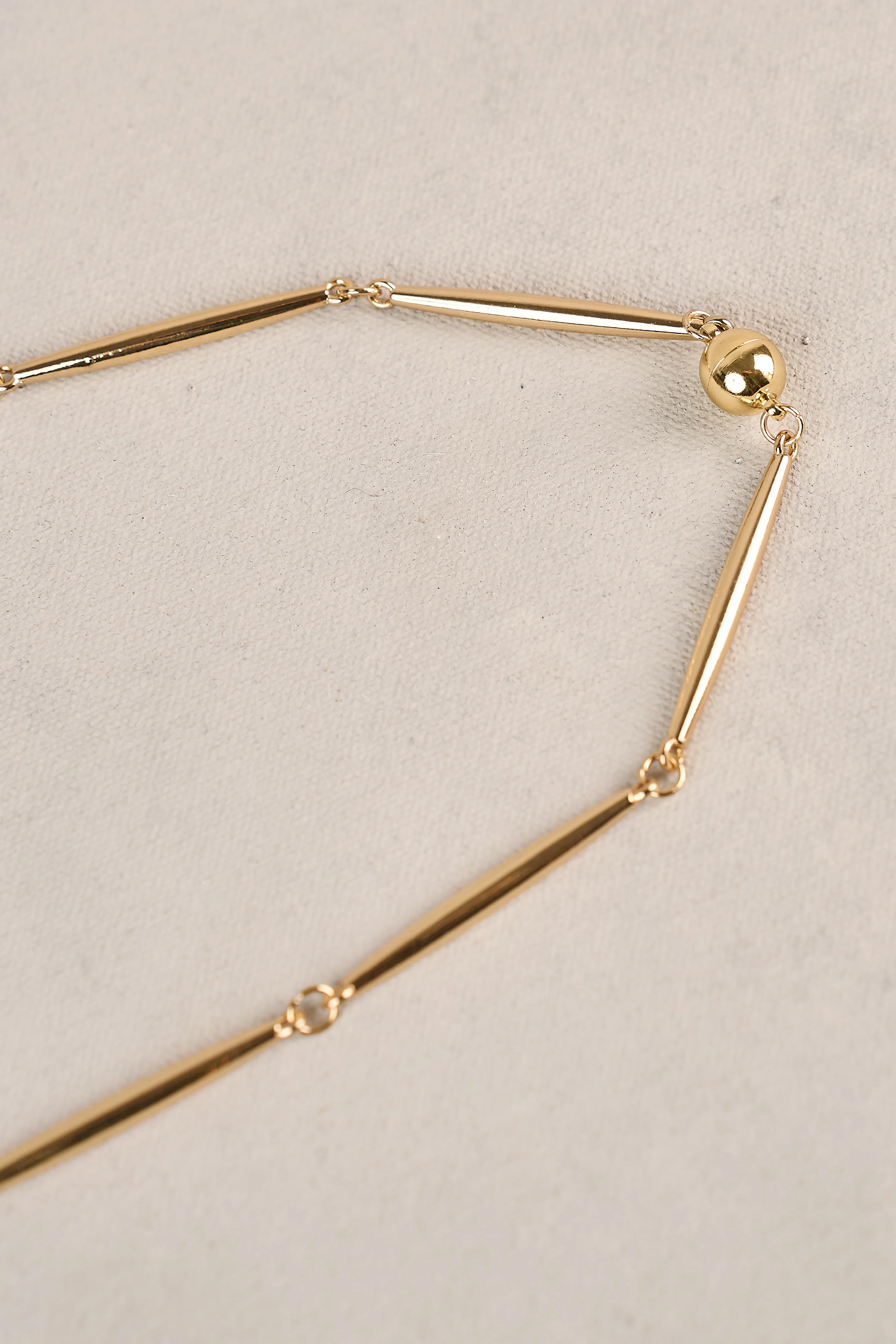 Bar Chain Pearl Necklace - Gold - Image 4
