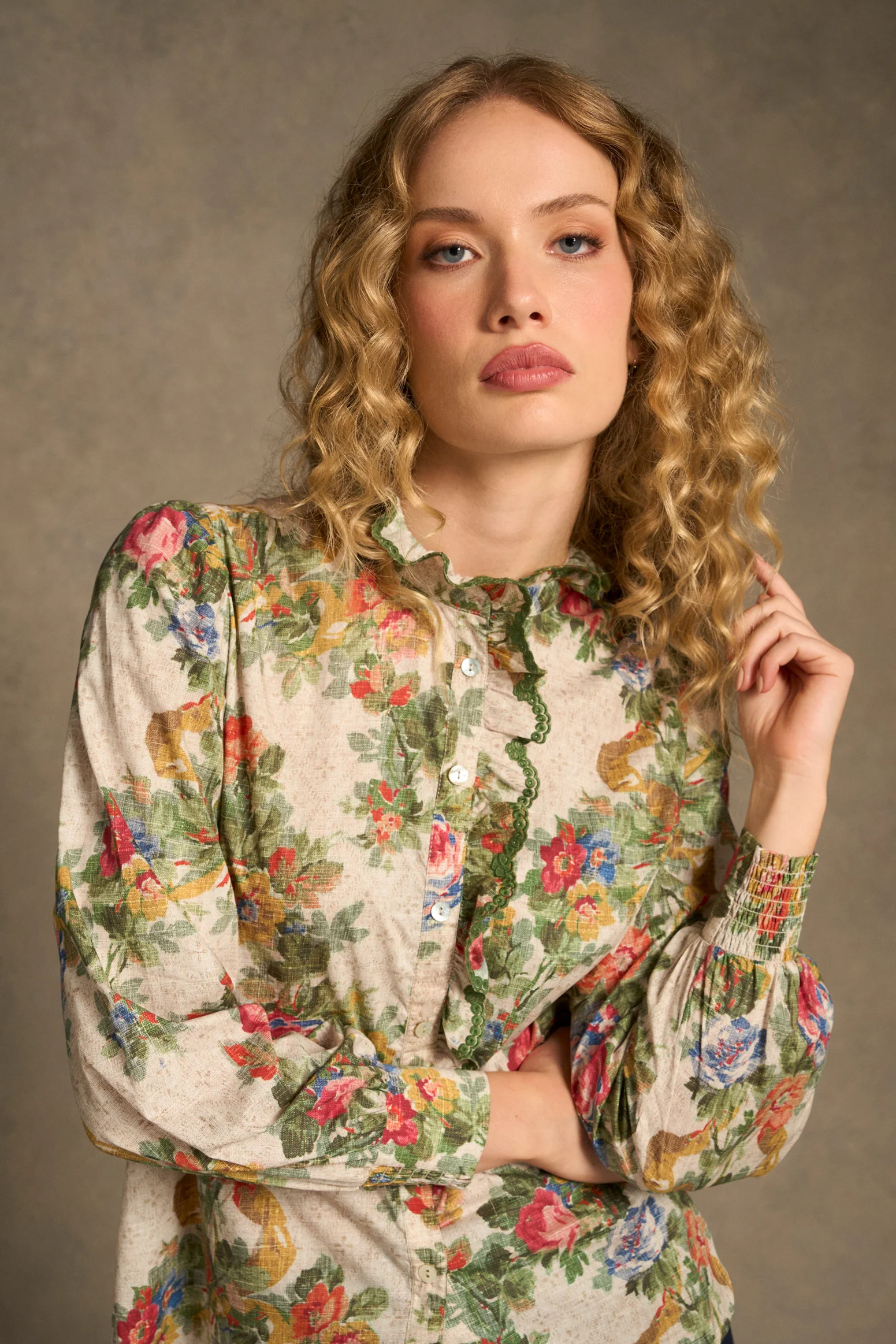 Ruffle Detail Shirt – Chateaux Print - Image 3