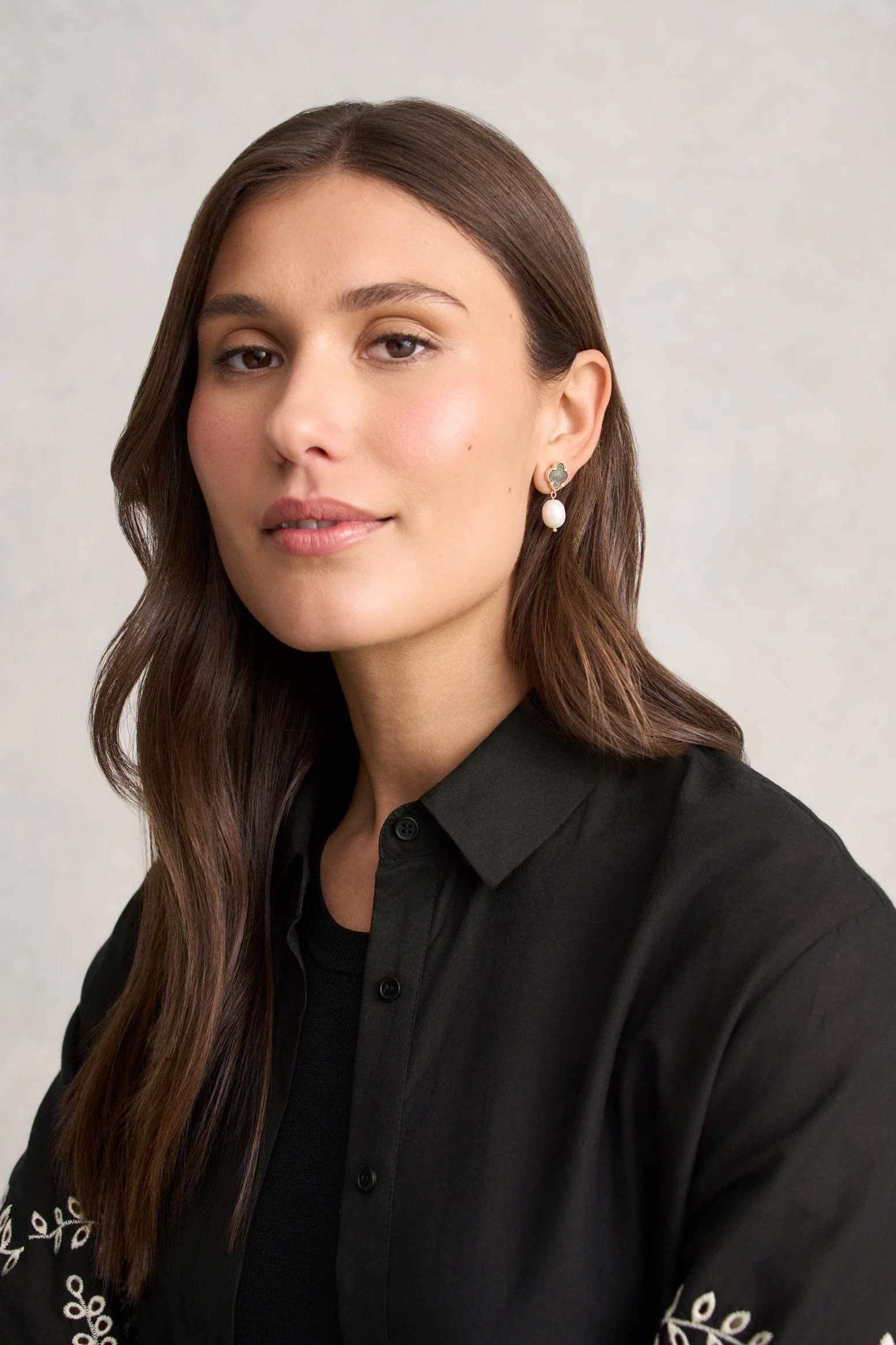 Clover Pearl Stud - Black - Image 2