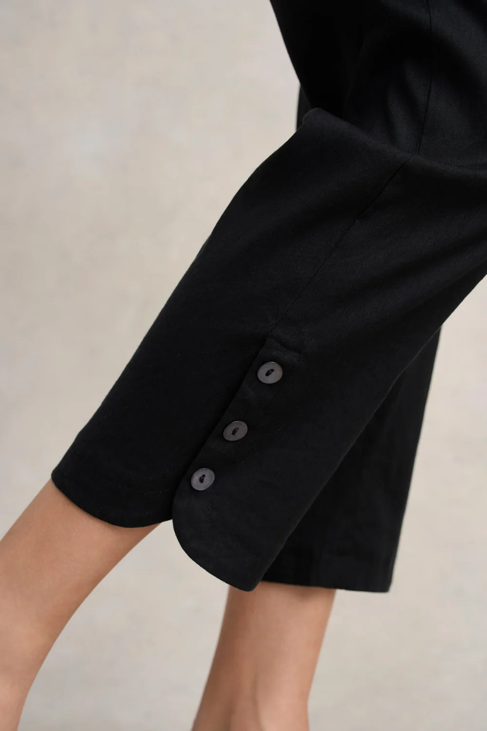 Curved Hem Linen Pant - Black - Image 3
