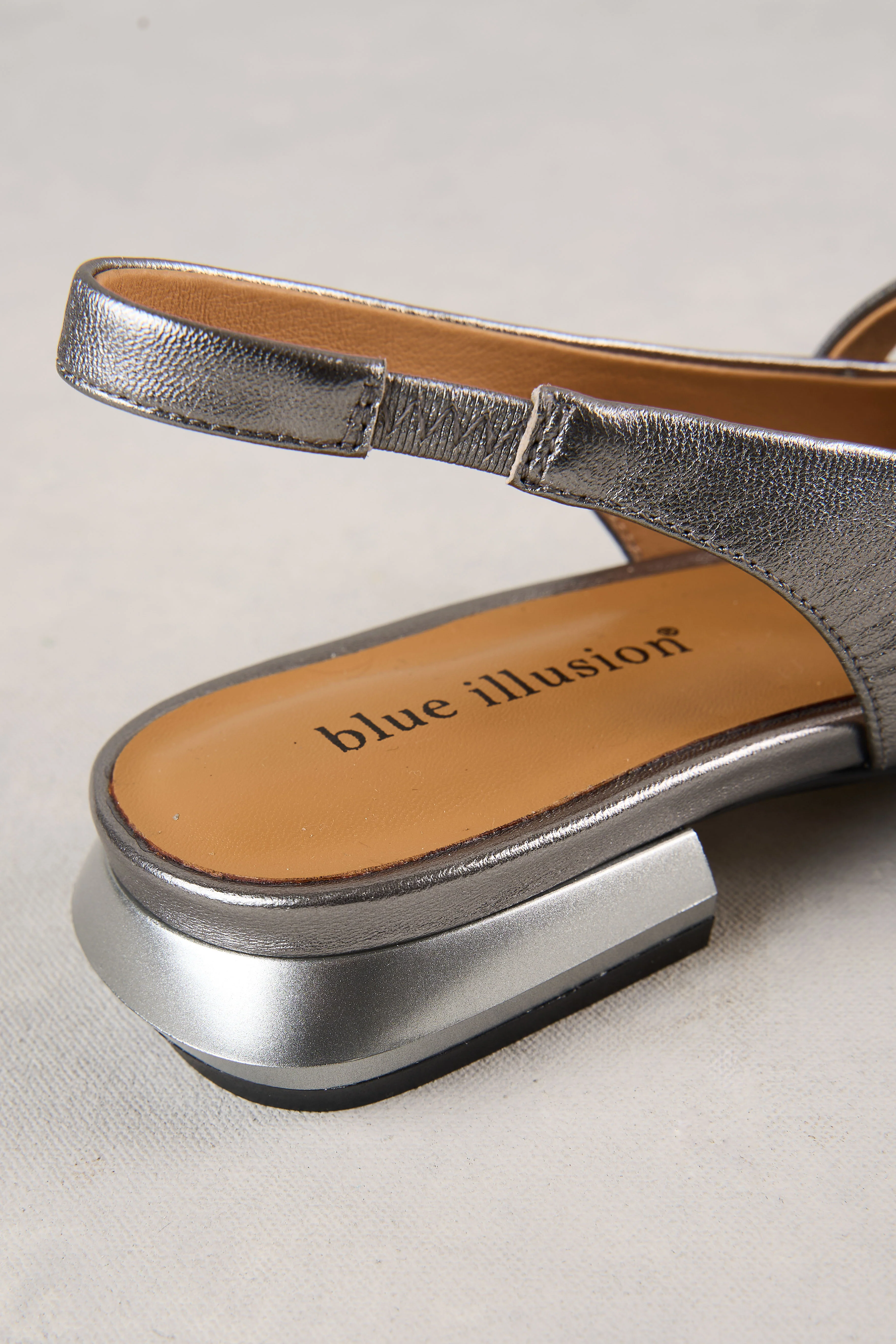 Elisa Pointed Flat - Metallic - Image 5