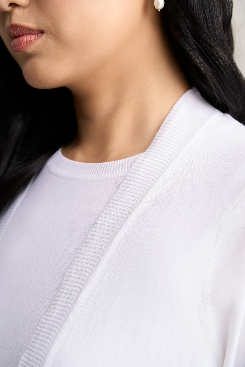 Essential Cardigan - White - Image 4