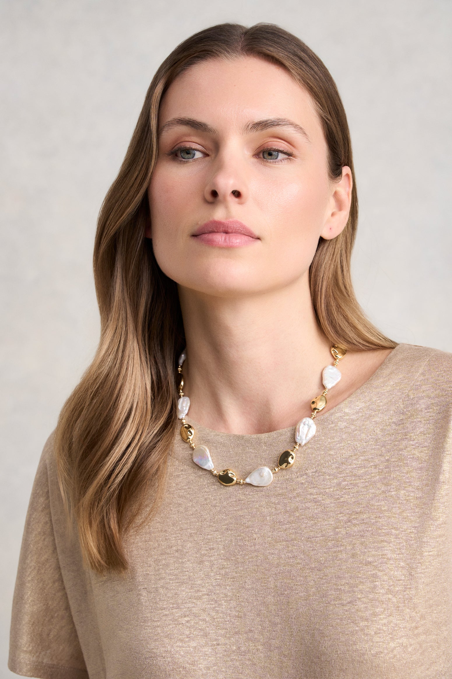 Flat Pearl Necklace - Gold - Image 2