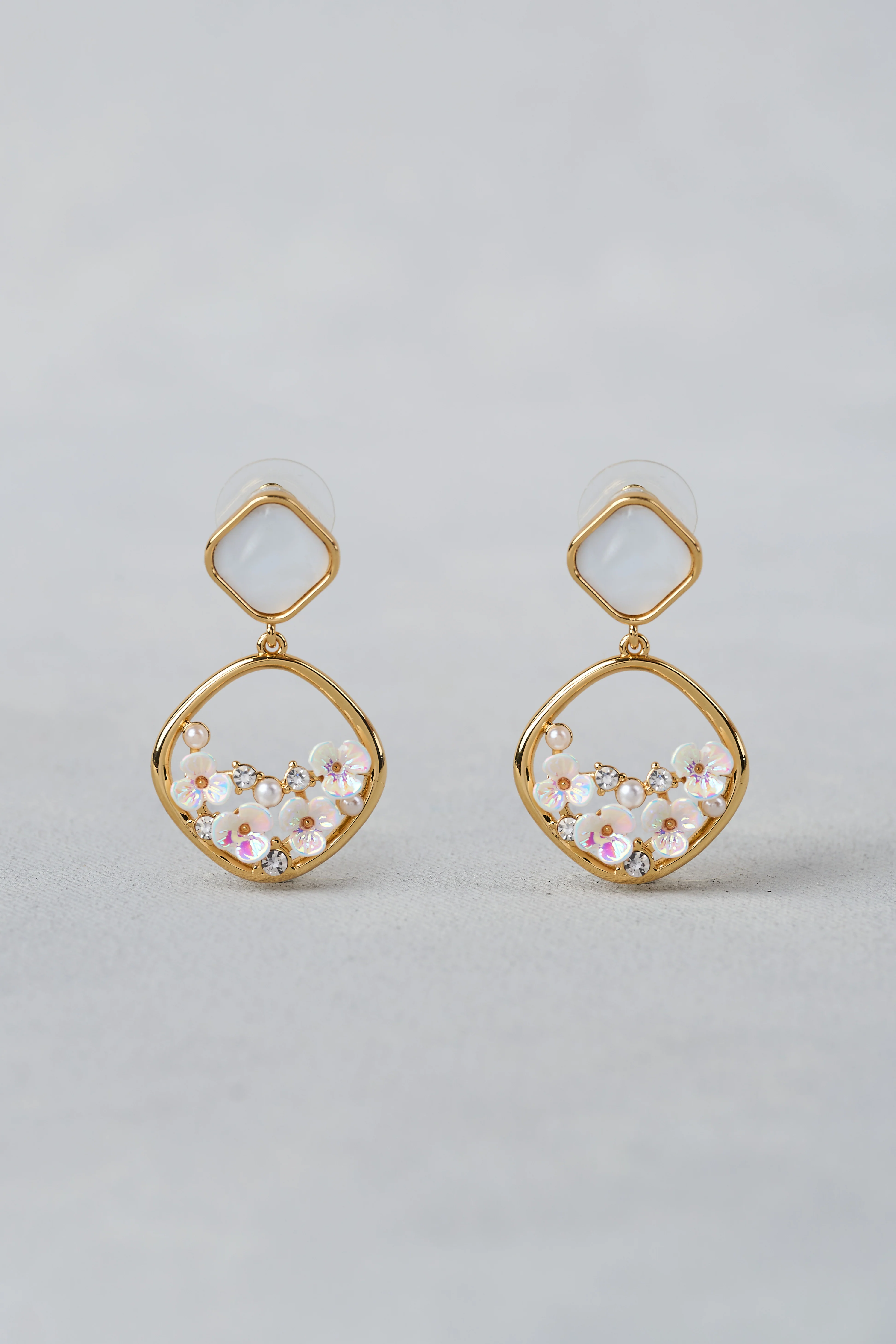 Floral Garden Earrings – Cream