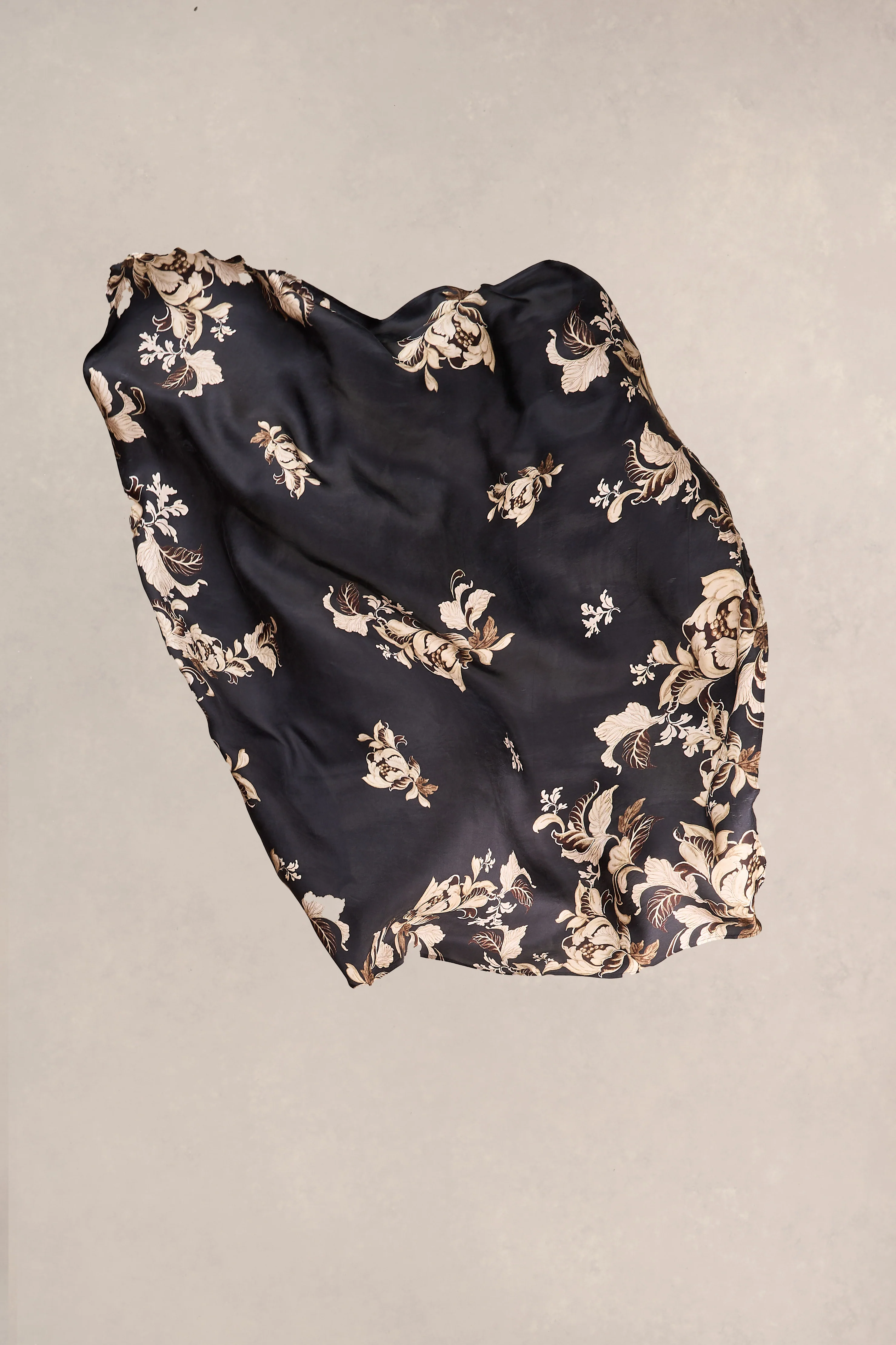 Foliage Square Scarf - Black