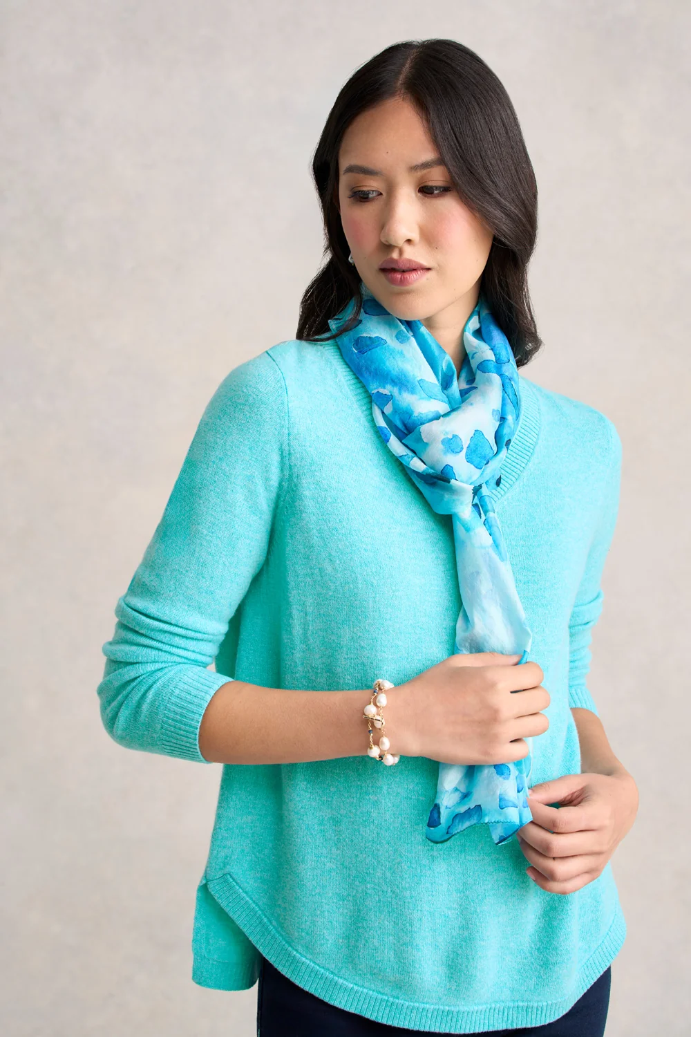 Merino V-Neck Jumper - Turquoise - Image 6
