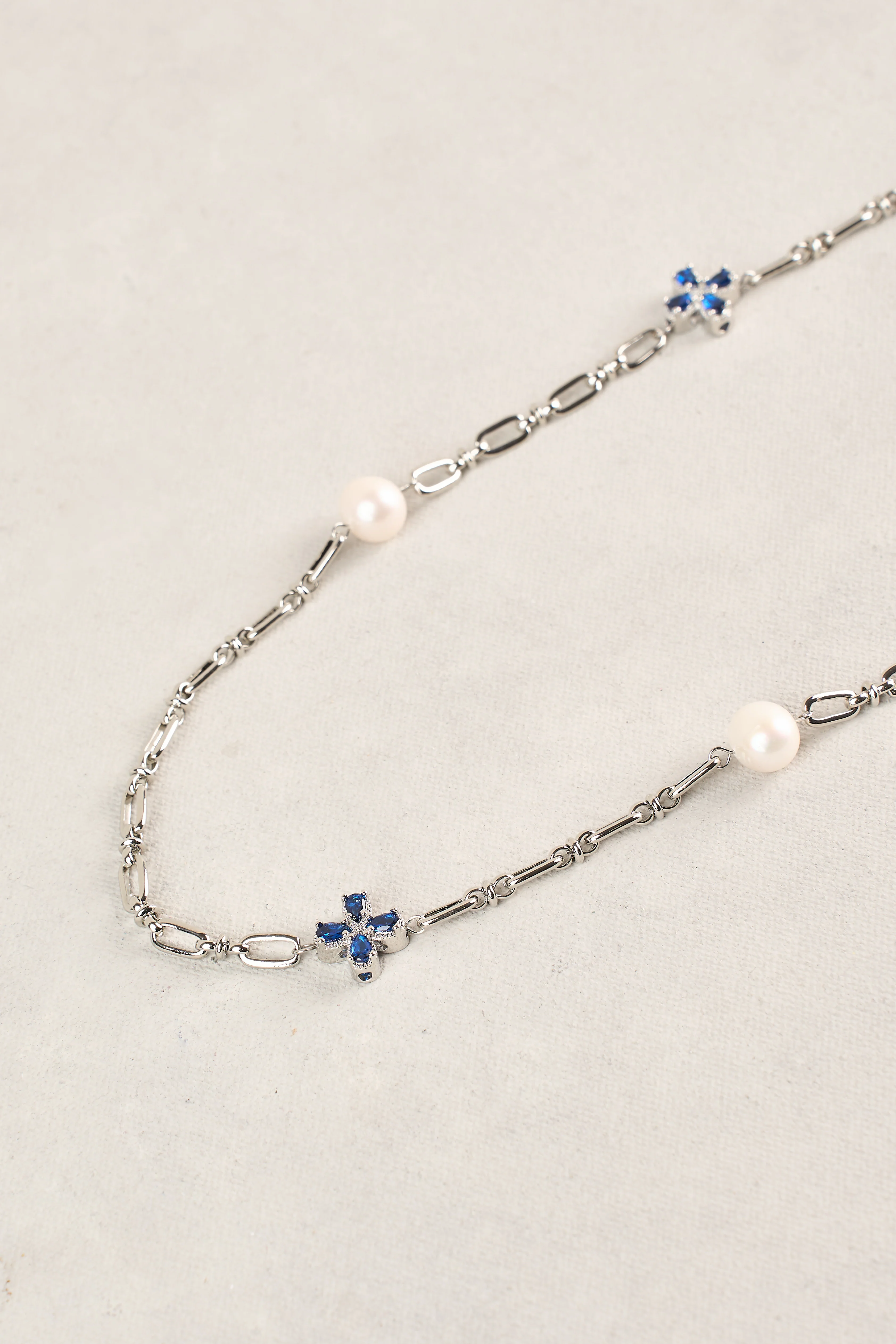 Long Pearl Link Clover Necklace - Blue - Image 3
