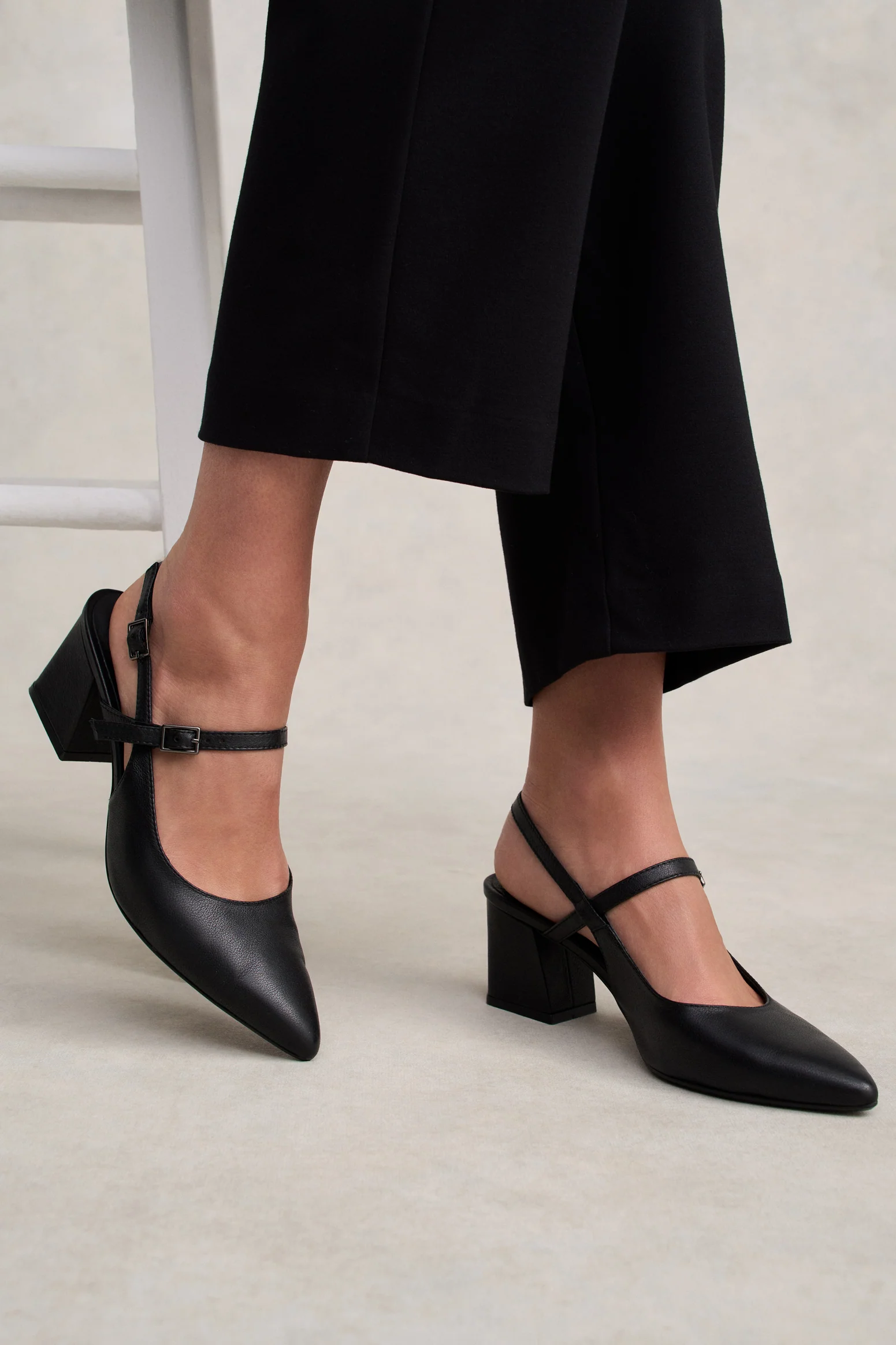 Manon Heel - Black - Image 2
