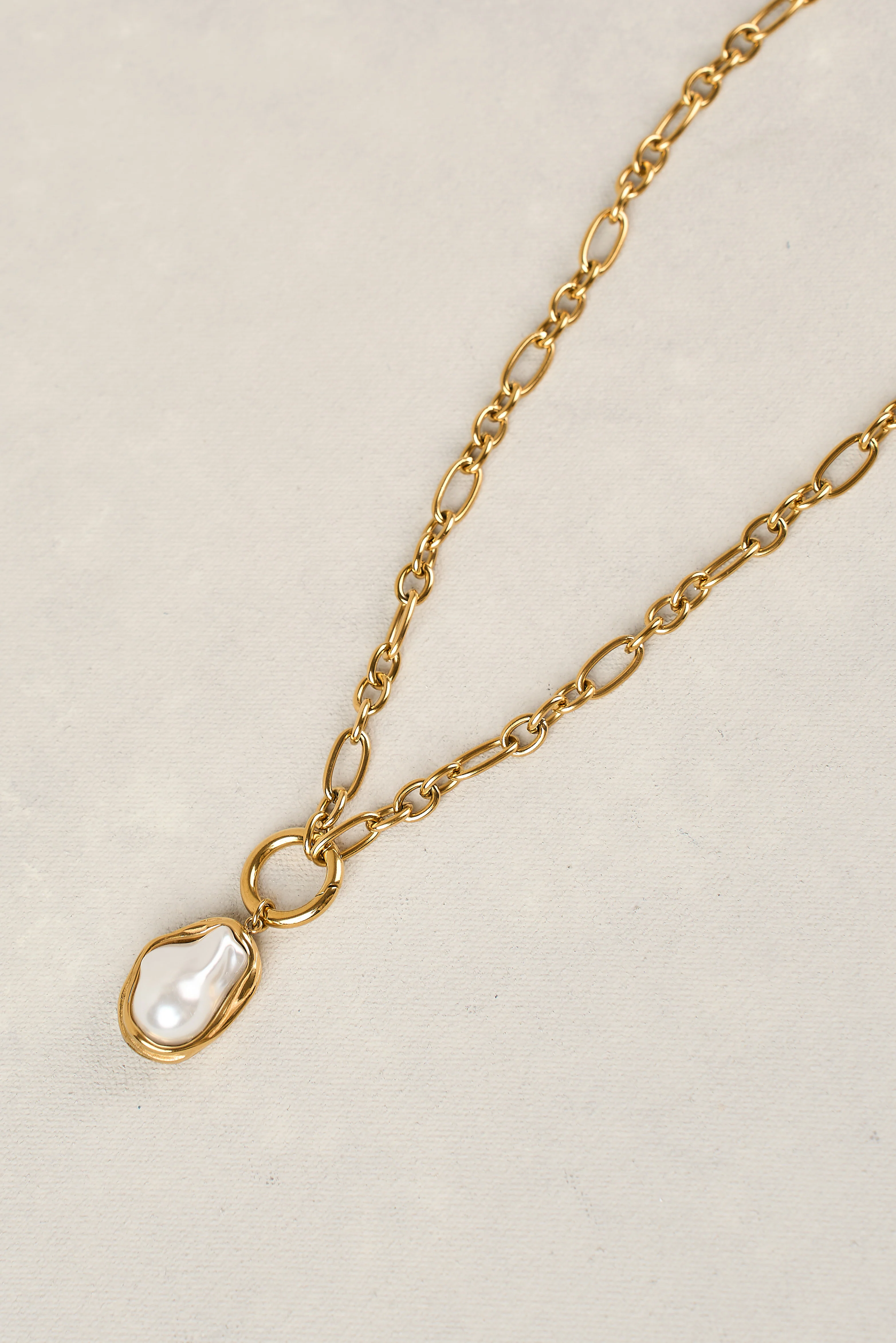 Organic Pendant Necklace - Gold - Image 3