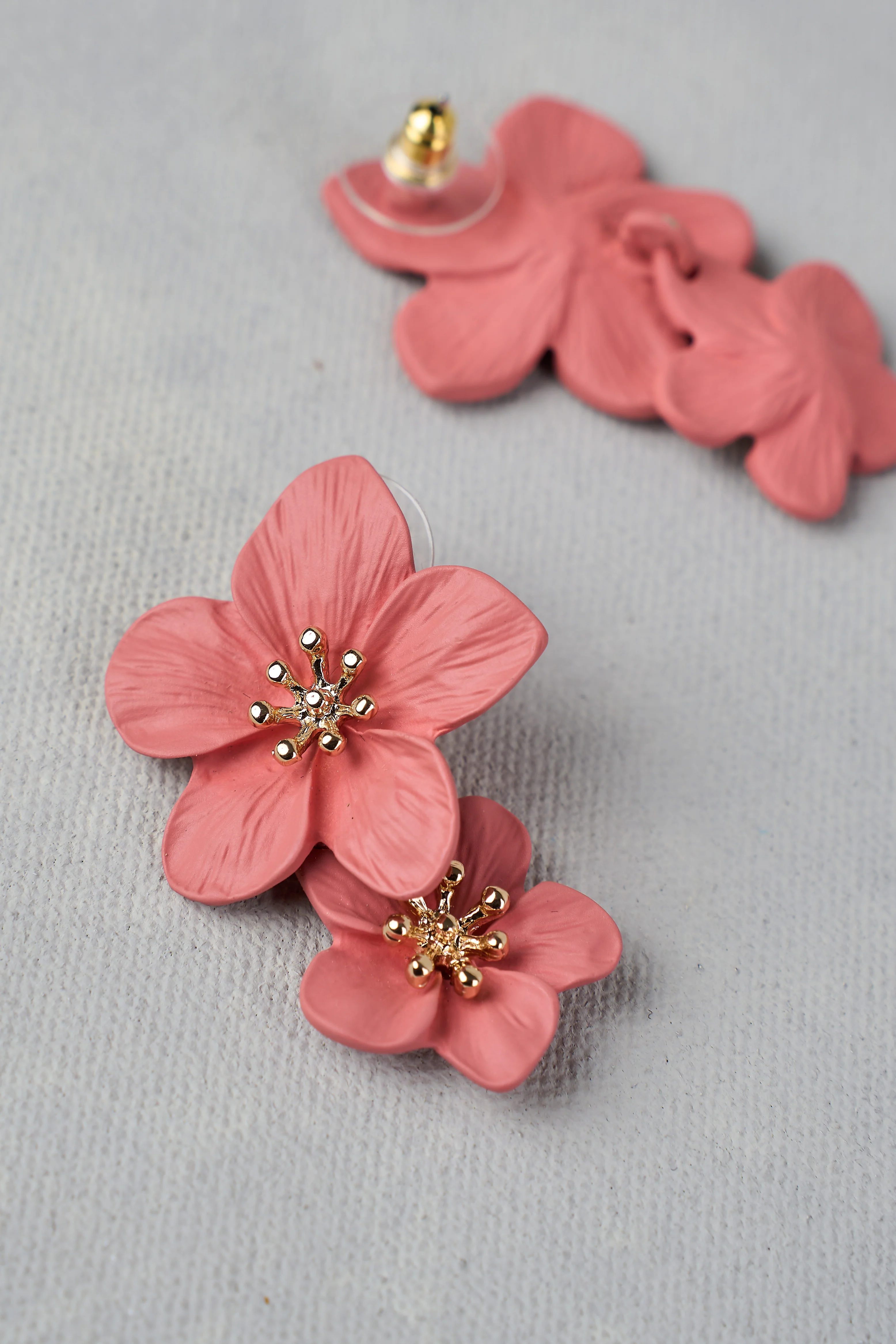 Pink Floral Earrings – Pink - Image 4