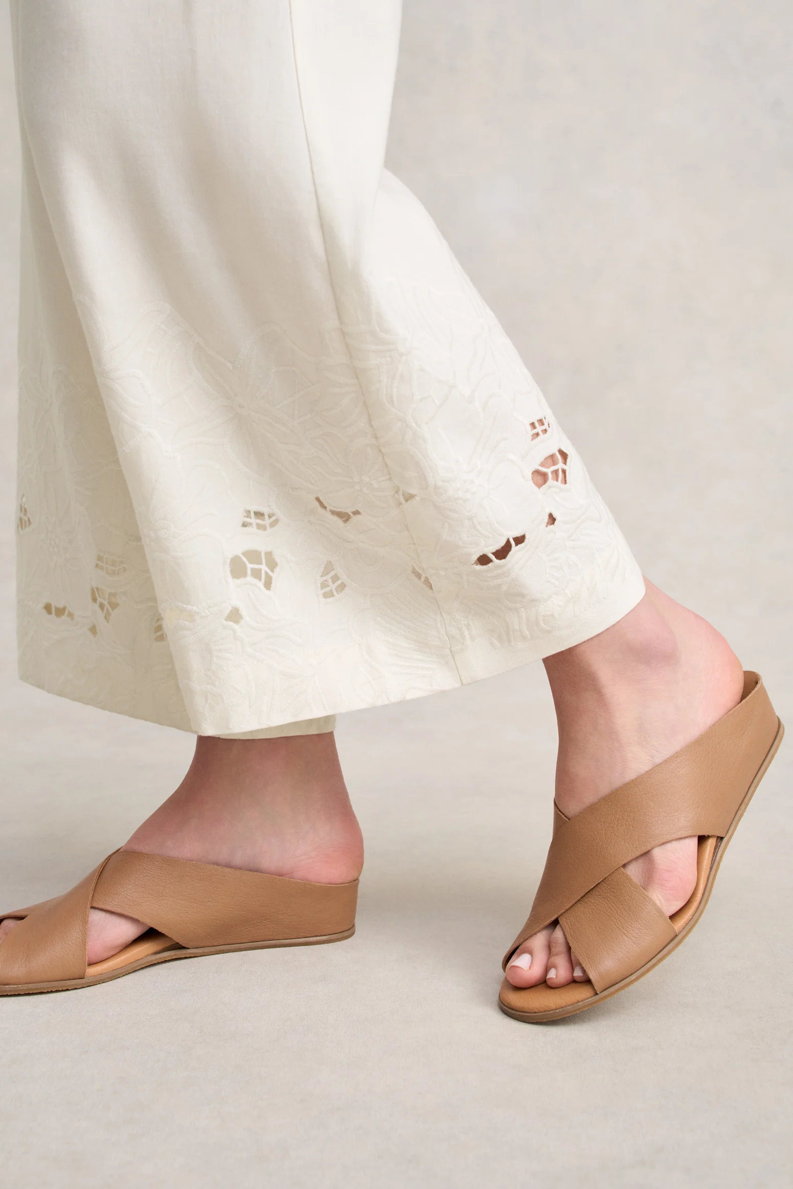 7/8th Embroidered Pant - Warm White - Image 4