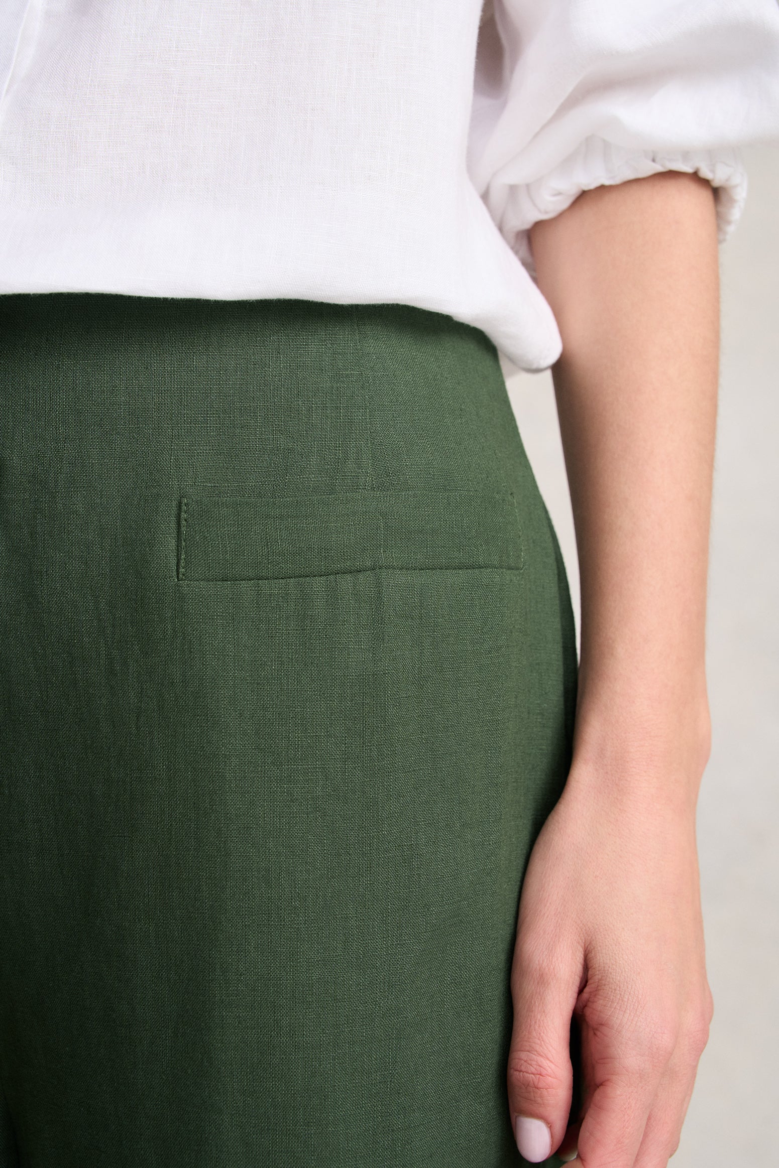 7/8th French Linen Pant - Dark Khaki - Image 4